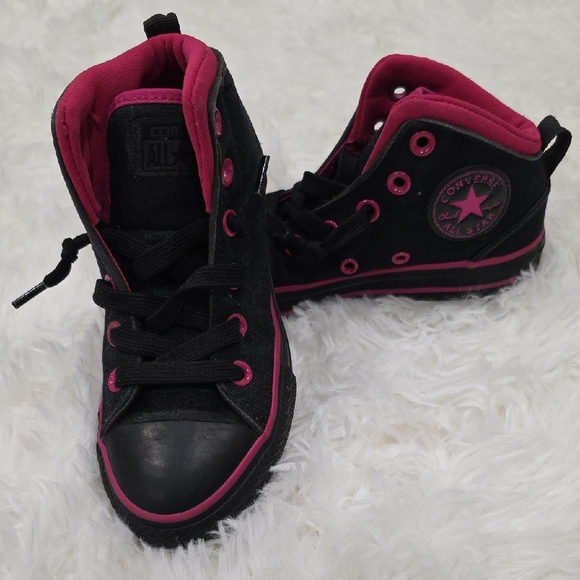 Converse Kids Black and Pink Sneakers. Size 1 - Picture 1 of 9